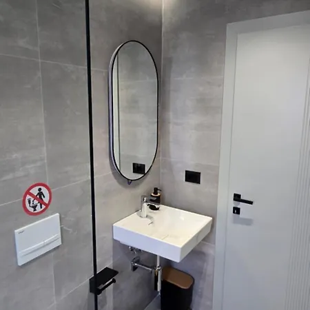 Stay-five 3 Modern Self Check-in Mine Peza Appart hôtel Tirana