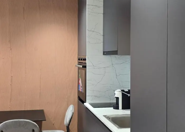 Stay-five 3 Modern Self Check-in Mine Peza