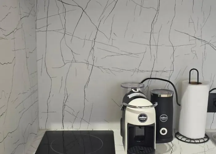 Stay-five 3 Modern Self Check-in Mine Peza Appart hôtel Tirana