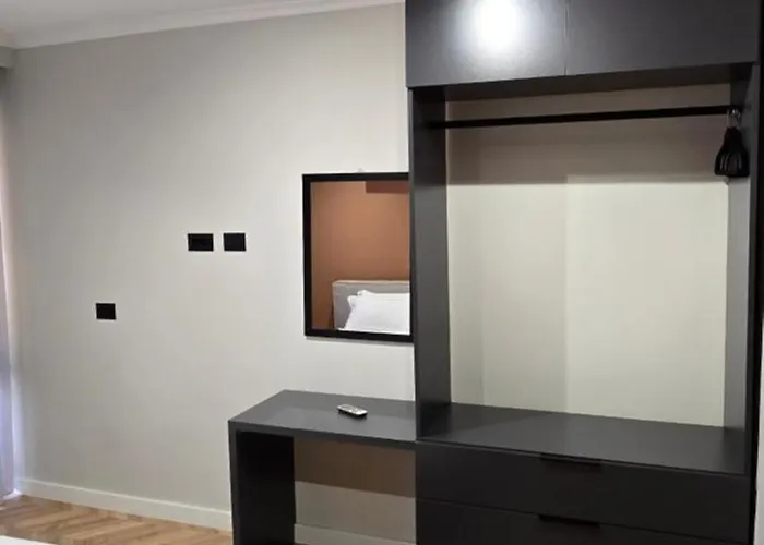 Stay-five 3 Modern Self Check-in Mine Peza 3* Tirana