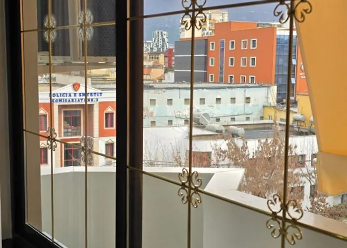 Stay-five 3 Modern Self Check-in Mine Peza Tirana