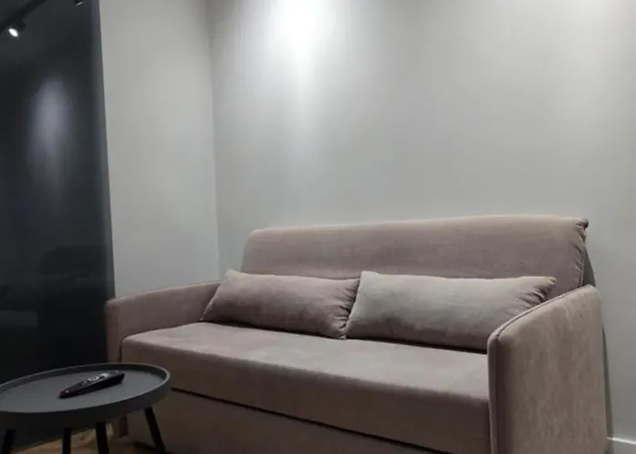 Stay-five 3 Modern Self Check-in Mine Peza 3* Tirana