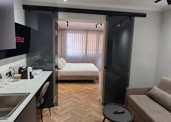 Stay-five 3 Modern Self Check-in Mine Peza