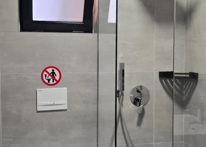 Stay-five 3 Modern Self Check-in Mine Peza Tirana