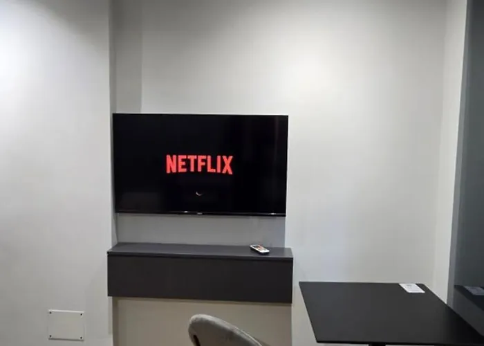 Stay-five 3 Modern Self Check-in Mine Peza Appart hôtel Tirana