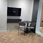 Stay-five 3 Modern Self Check-in Mine Peza Aparthotel