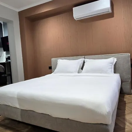 Ξενοδοχείο με διαμερίσματα Stay-five 3 Modern Self Check-in Mine Peza 3*