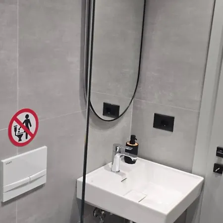 Ξενοδοχείο με διαμερίσματα Stay-five 3 Modern Self Check-in Mine Peza 3*