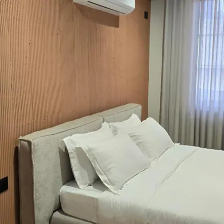 Stay-five 3 Modern Self Check-in Mine Peza 4*