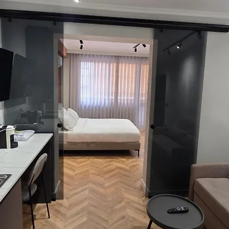 Stay-five 3 Modern Self Check-in Mine Peza