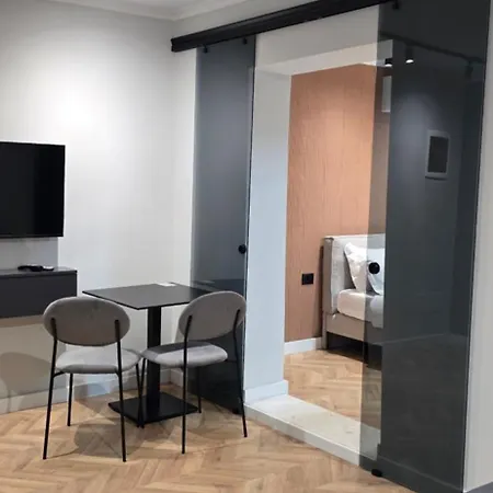 Stay-five 3 Modern Self Check-in Mine Peza 3* Τίρανα