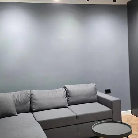 Stay-five 3 Modern Self Check-in Mine Peza Tirana