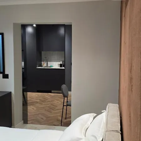Stay-five 3 Modern Self Check-in Mine Peza 3* Τίρανα
