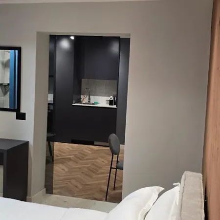 Ξενοδοχείο με διαμερίσματα Stay-five 3 Modern Self Check-in Mine Peza 3*