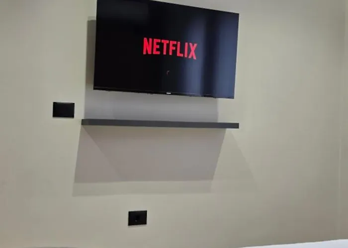 Stay-five 3 Modern Self Check-in Mine Peza 3*