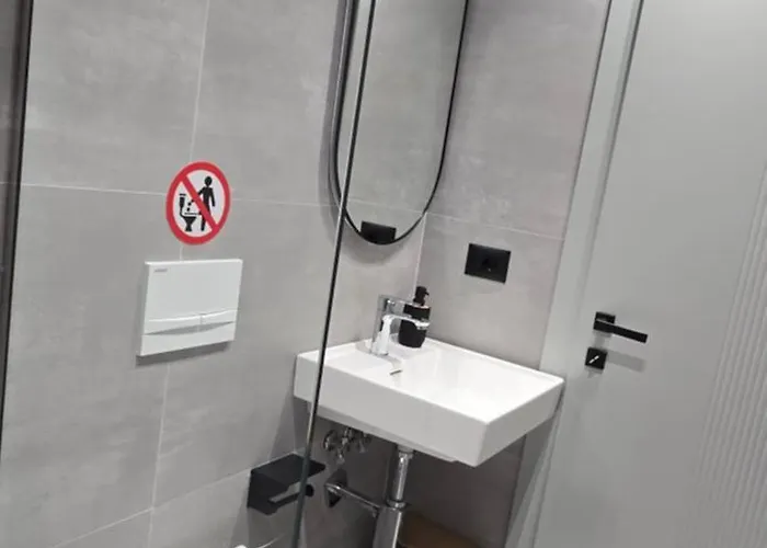 Stay-five 3 Modern Self Check-in Mine Peza Tirana