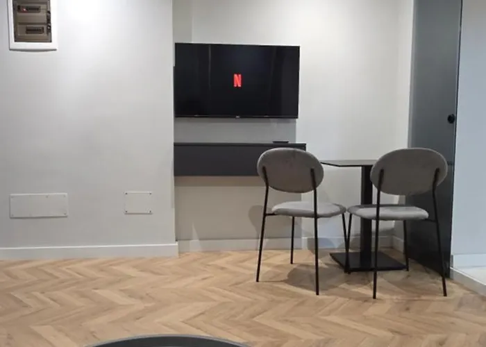 Stay-five 3 Modern Self Check-in Mine Peza Tirana